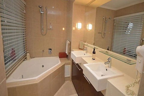 2 BDR / Apt / Foxtel / WiFi / Pool / Parking / Spa / Hervey Bay - Northern Rivers Accommodation 3