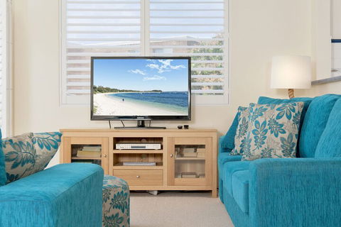 Del Rae Unit 6 / 25 Shoal Bay Road - Accommodation Find 3
