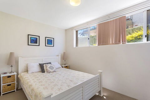 Casuarinas Unit 1 / 33 Soldiers Point Road - Accommodation Broken Hill 6
