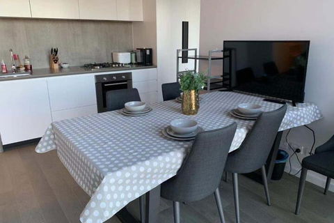 Avant Garde Living In The Heart Of The City - Victoria Tourism 7