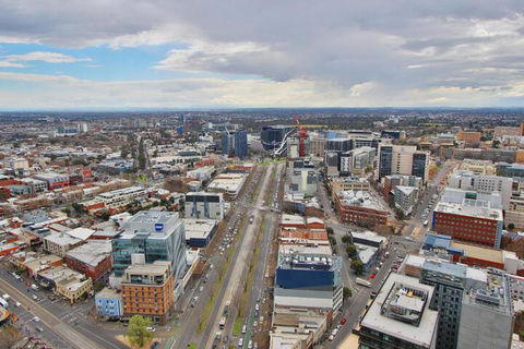 Luxurious & Chic 2BR Apartment In Melbourne CBD - Accommodation Find 4