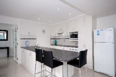 3 Bedroom Apartment Le Vogue Unit 11 - Yamba Accommodation 4