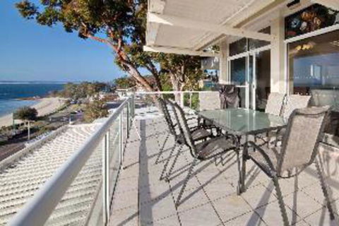 3 Bedroom House Classic View 2 / 49 Victoria Parade FREE WIFI - Yamba Accommodation 3