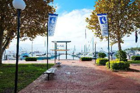 1 Bedroom Apartment Quarterdeck Unit 1 / 12 - Holiday Jervis Bay 5