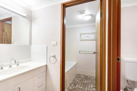 3 Bedroom Apartment Bay Parklands Unit 65 / 2 Gowrie Avenue - Accommodation QLD 5