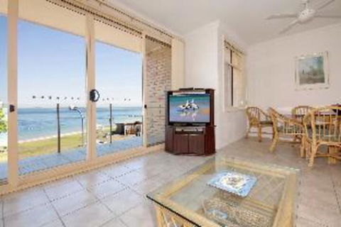 2 Bedroom Apartment Little Hut Unit 3 20 Kurrawa Close - Tweed Heads Accommodation 4