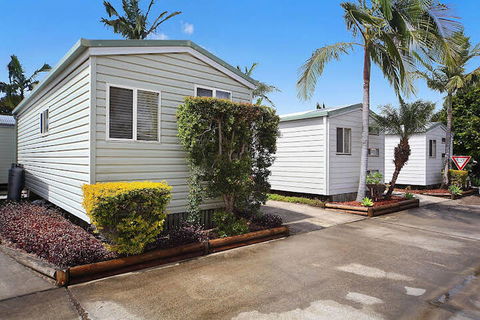 Colonial Village - Accommodation Redcliffe 7
