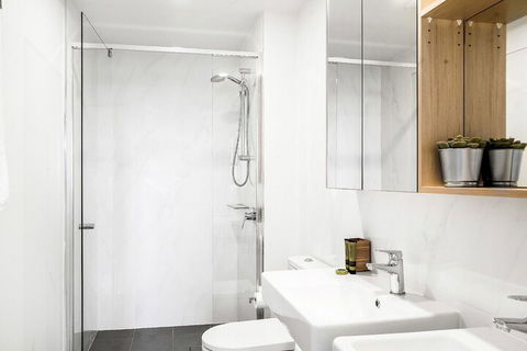 Adam + Eve 2 Bedroom Luxury Apartment - Casino Accommodation 7