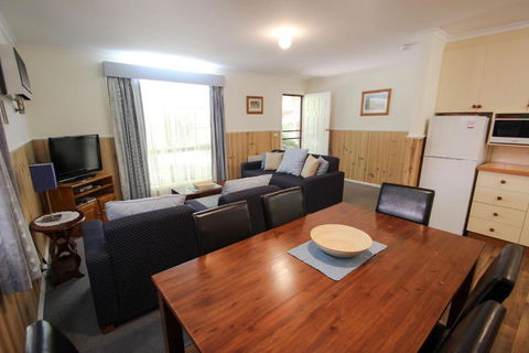 Amber Cottage - YWait Travel 2