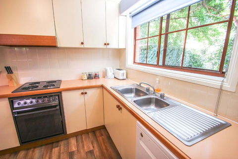 Amber Cottage - YWait Travel 1
