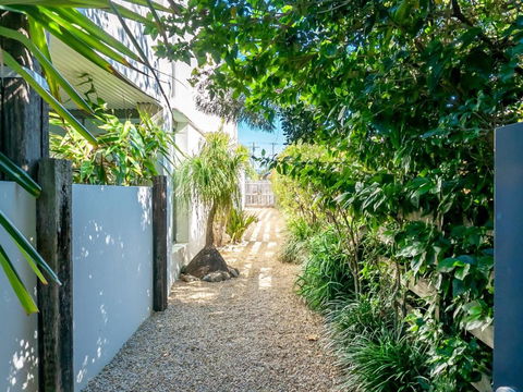 Sawtell Beachside On 4th #2 - YWait Travel 2