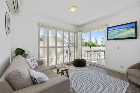 Resort On The Beach 1219 / 20 - Accommodation Gold Coast 6
