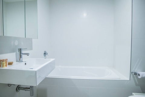 2bed2bath APT At Wolli Creek+p Close To Airport - YWait Travel 6
