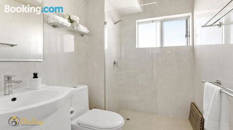 Bella Vista Unit 4 Shoal Bay - Cruises Travel 3