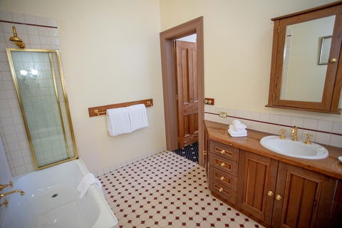 Clocktower Suites - WA Accommodation 6