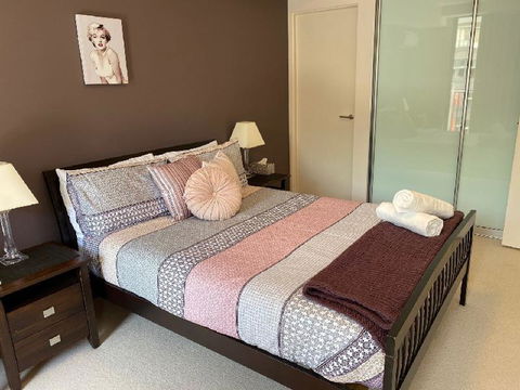 ARENA RESORT STYLE EXEC FREE NETFLIX WIFI WINE - Wagga Wagga Accommodation 4
