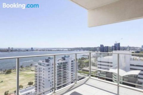 SKY GARDENS SUNSET RIVER VIEW NETFLIX WINE PARKING - Hotel VIC 1