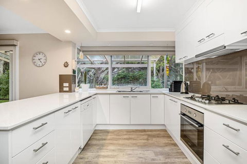 Hilltop Beach House: Newly Updated - Accommodation Australia 1