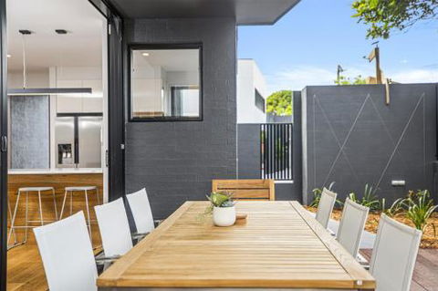 Sawtell Suites Suite 1 - YWait Travel 1
