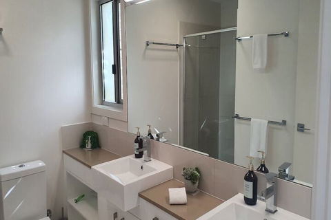 2 BDR Sea Side Guesthouse - Accommodation Brisbane 3
