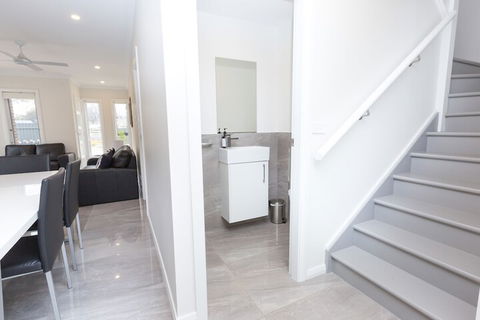 Wagga Apartments 2 - Sunshine Coast Guide 1