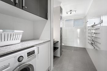 Ronald Avenue Sundeck Unit 08 51 - Holiday Melbourne 5