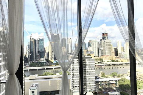 Cozy Apartment With Riverside Views - Tweed Heads Accommodation 2