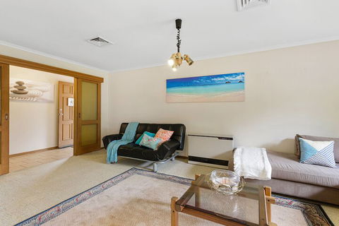 CAPEL A Great Family Getaway - Accommodation Airlie Beach 5