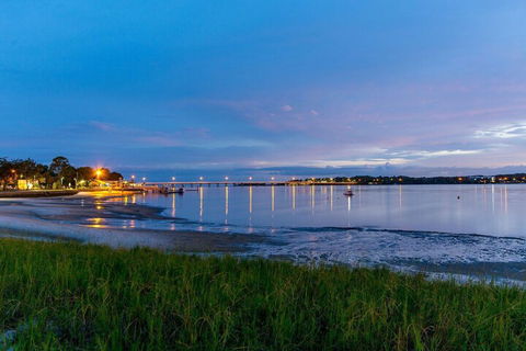 Large Family Waterfront Home With Room For A Boat Welsby Pde Bongaree - Accommodation Redcliffe 3