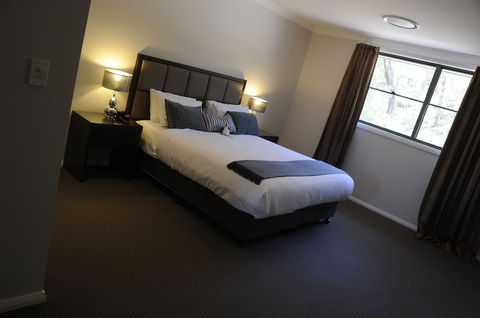 Riverside Oaks Golf Resort - Victoria Tourism 2