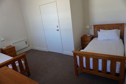 Low Head Pilot Station - Casino Accommodation 4