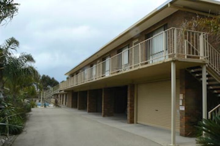 Allambi Holiday Apartments - thumb 3