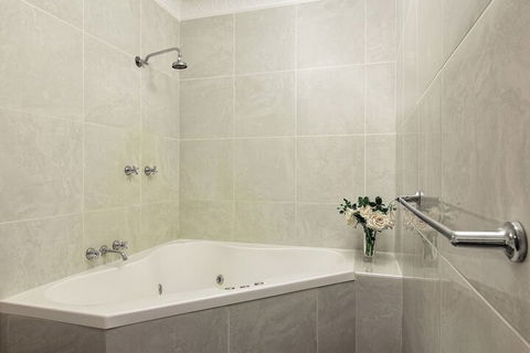 Mt Tamborine Stonehaven Guest House - Holiday Sydney 4