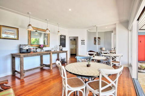 Dolphin Sands - Kingaroy Accommodation 2