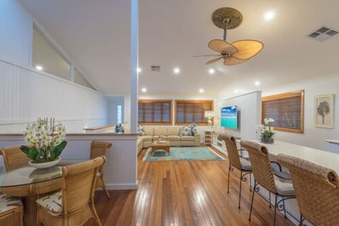 Noosa Outrigger Beach Resort - Accommodation Nelson Bay 4