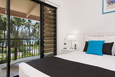 By The Sea Port Douglas - WA Accommodation 2