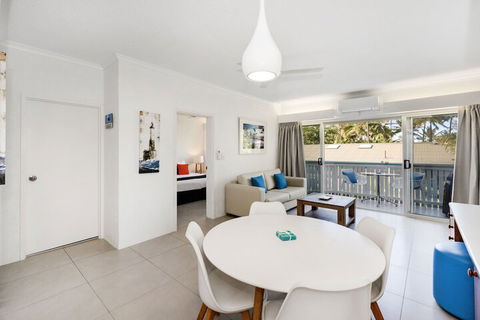 By The Sea Port Douglas - WA Accommodation 5