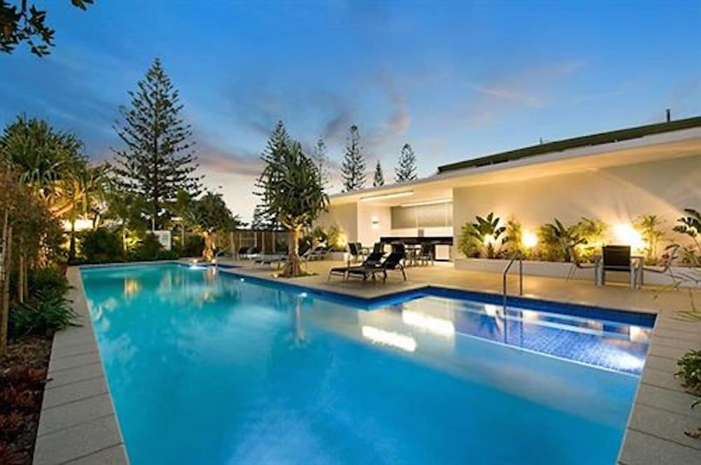 West Burleigh QLD Holiday Melbourne