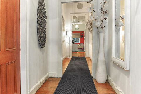 One Thornbury Boutique B & B - Whitsundays Tourism 6