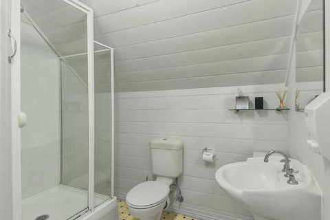 One Thornbury Boutique B & B - Whitsundays Tourism 7