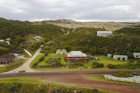 Cape Bridgewater Sea View Lodge - Broome Tourism 1