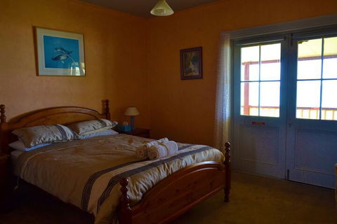 Cape Bridgewater Sea View Lodge - Broome Tourism 3