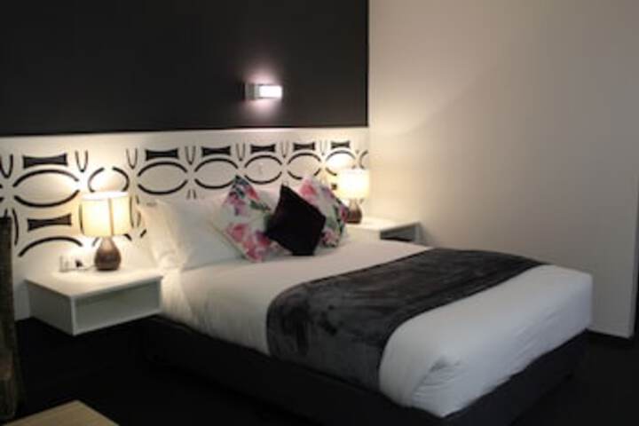 Thornlea SA Accommodation Redcliffe