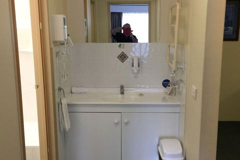 The Redleaf - WA Accommodation 6