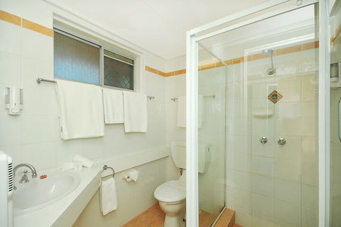 The Redleaf - WA Accommodation 3