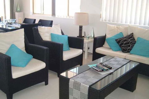 The Hill Apartments - Sunshine Coast Guide 5