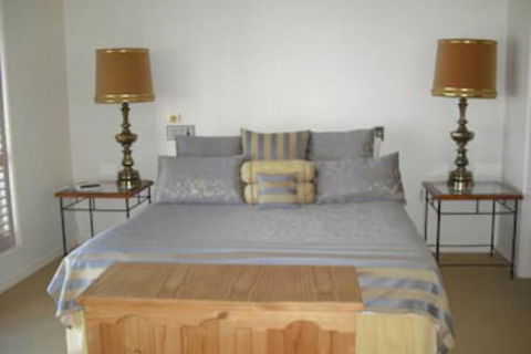 Sanctuary Cove Villas - Yamba Accommodation 5