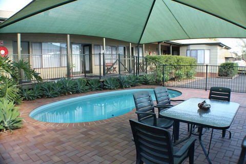 Lake Forbes Motel - Accommodation VIC 3