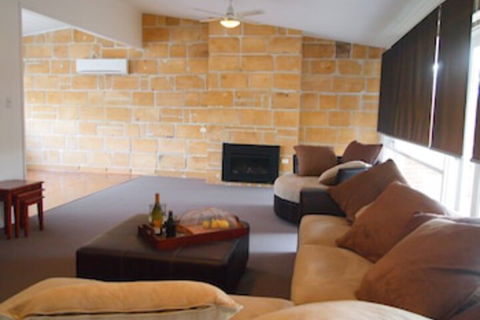 Warrnambool Cbd Townhouses - Accommodation Sydney 0