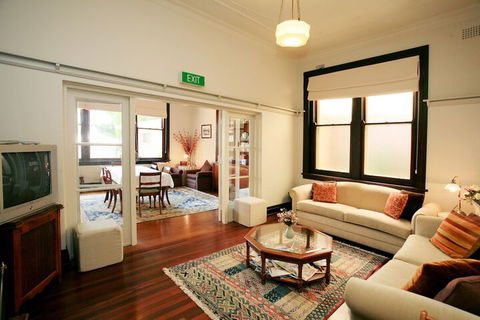 The Bank Guesthouse - Tourism Townsville 6
